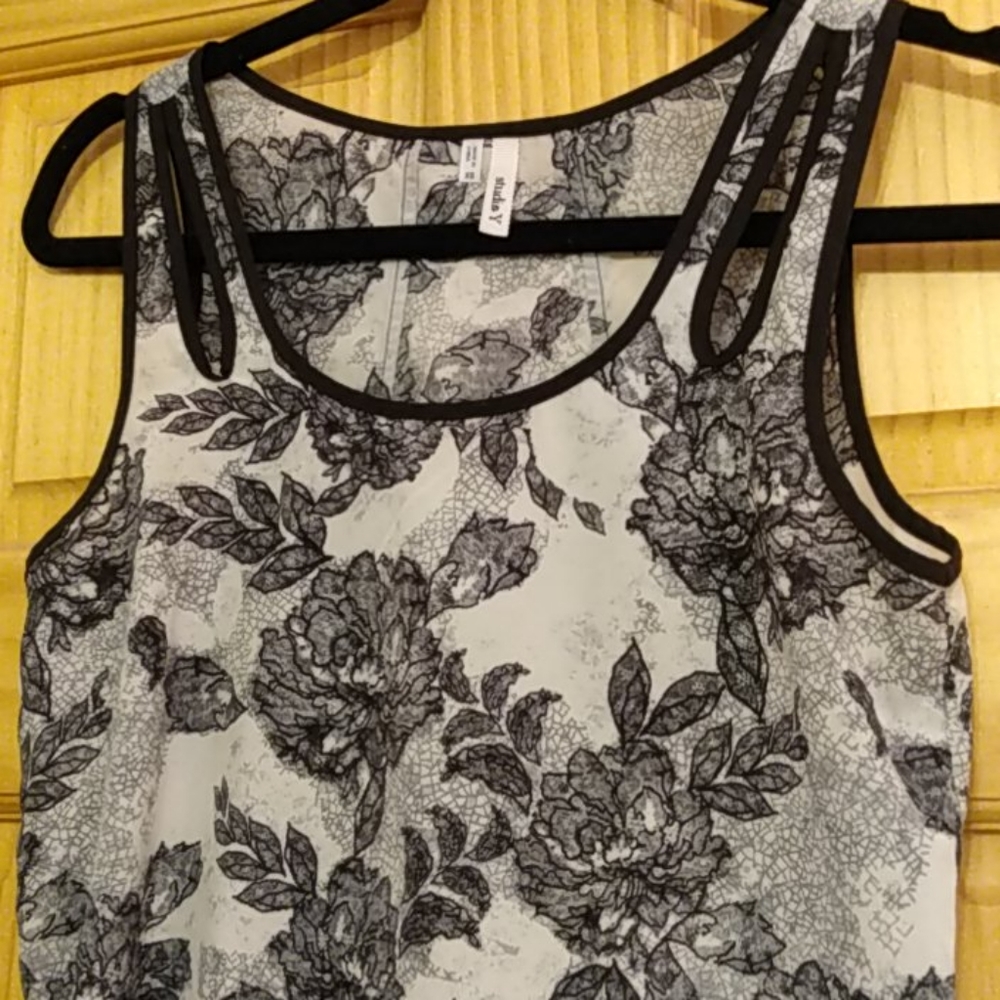 Floral black dressy tank - size XS